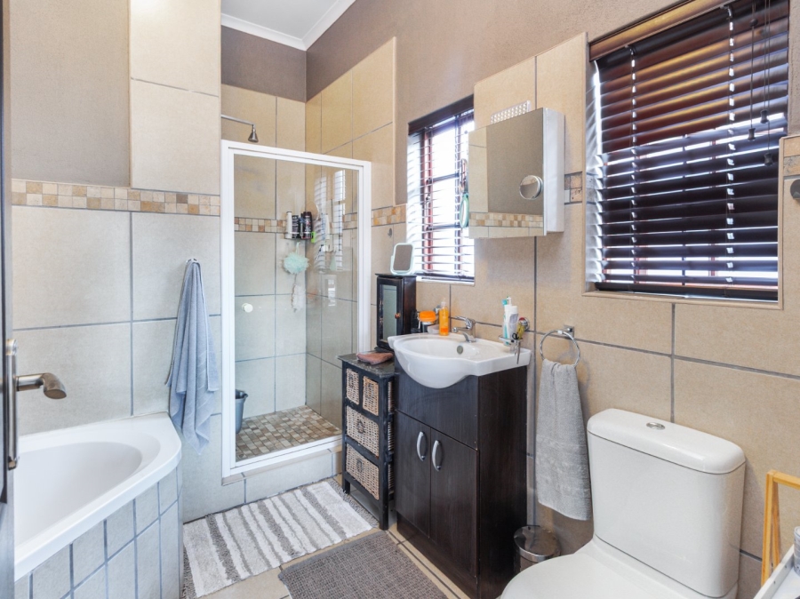3 Bedroom Property for Sale in Meerhof North West